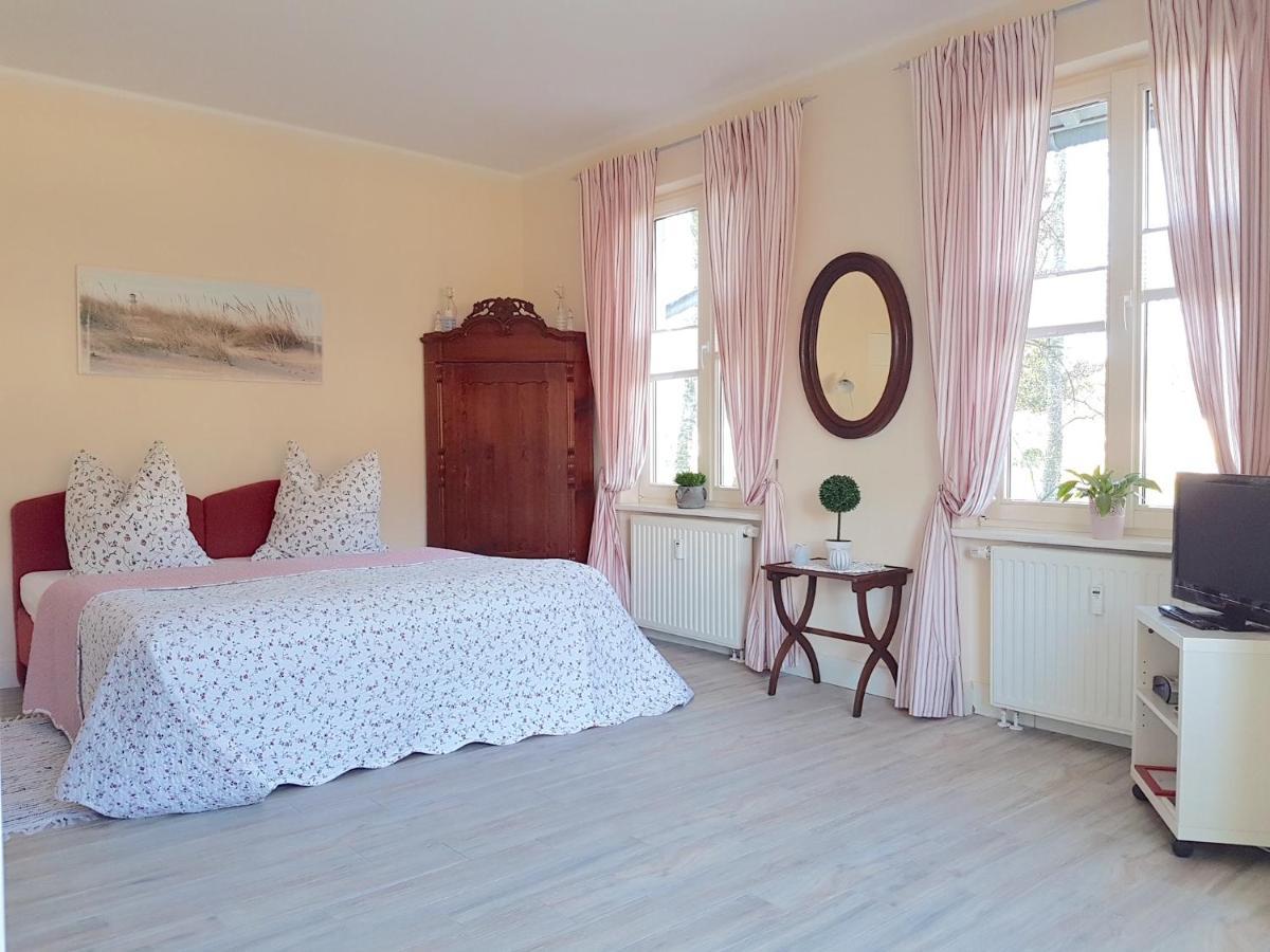 Ferienwohnungen Im Haus Boree Prerow Luaran gambar
